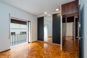 Image 15 - 919315
