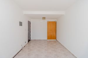 Image 11 - 919323