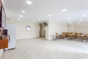Image 33 - 919325