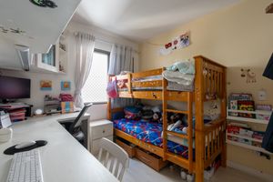 Image 13 - 919329