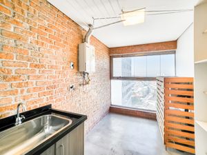 Image 16 - 919330