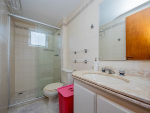 Image 24 - 919336