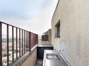 Image 22 - 919340