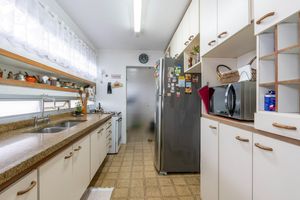 Image 27 - 919346