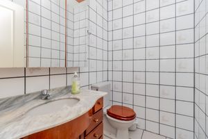 Image 19 - 919347