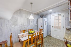 Image 16 - 919349