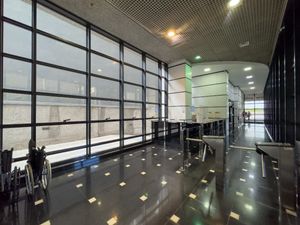 Image 13 - 919351