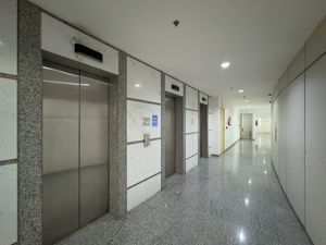 Image 19 - 919351