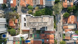 Image 82 - 919352
