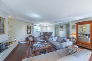Image 3 - 919357