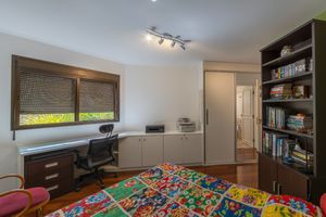 Image 39 - 919357