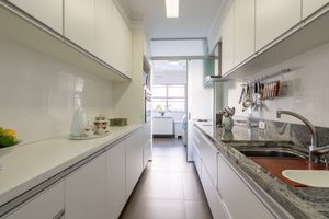 Image 28 - 919370