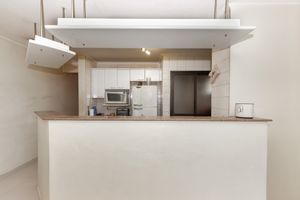 Image 11 - 919374