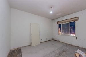 Image 18 - 919380