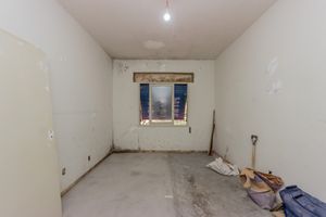 Image 17 - 919380