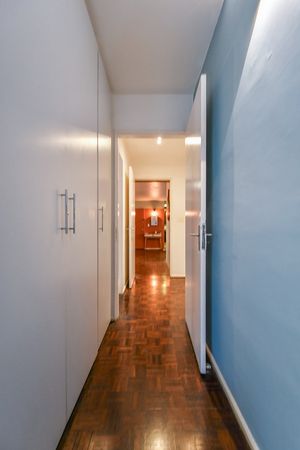 Image 19 - 919392