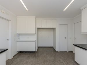 Image 19 - 919397
