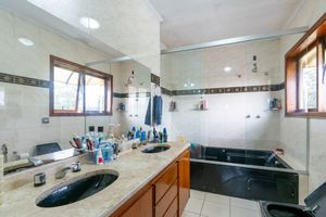 Image 36 - 919421