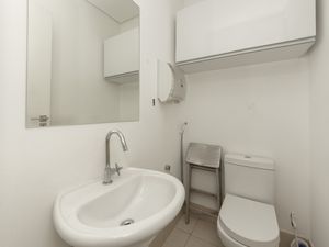 Image 13 - 919422