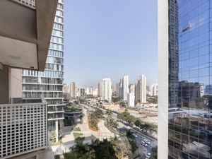 Image 12 - 919422