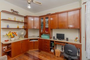 Image 19 - 919430
