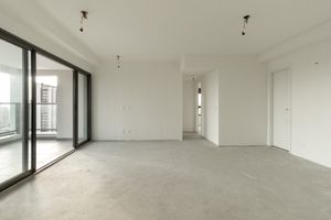 Image 5 - 919431