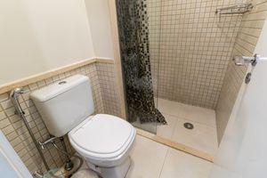 Image 19 - 919439
