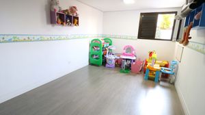 Image 19 - 919442