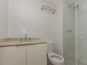 Image 11 - 919452
