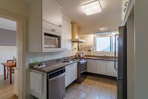 Image 11 - 919478