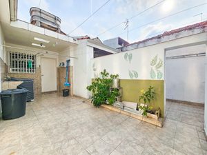 Image 10 - 919495