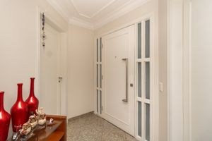 Image 4 - 919503