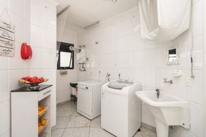 Image 30 - 919503