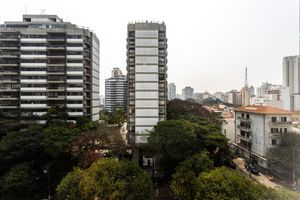 Image 18 - 919512