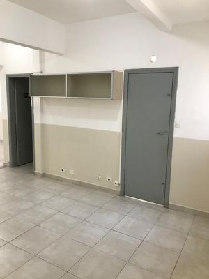 Image 3 - 919519