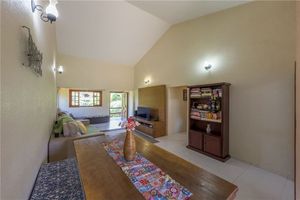 Image 23 - 919522