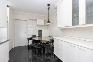 Image 13 - 919529