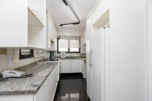 Image 18 - 919529