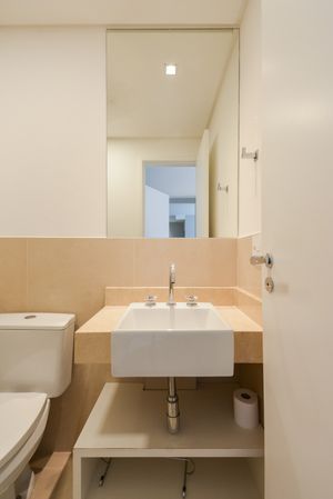 Image 22 - 919530