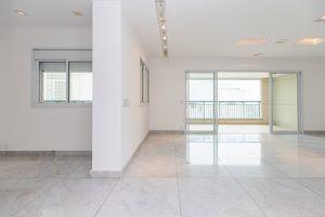 Image 12 - 919536
