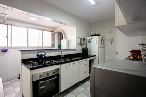 Image 18 - 919537