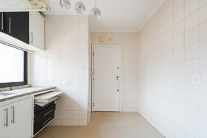 Image 30 - 919540