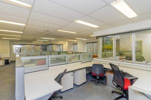 Image 1 - 919543