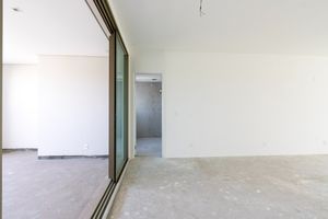 Image 4 - 919550