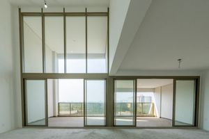 Image 11 - 919550