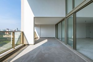 Image 16 - 919550