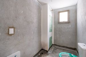 Image 31 - 919550