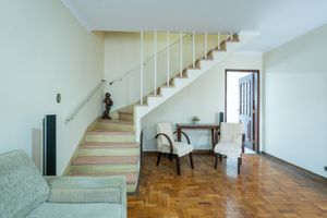 Image 9 - 919562