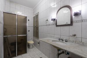 Image 19 - 919562