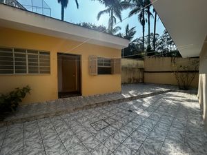 Image 20 - 919563